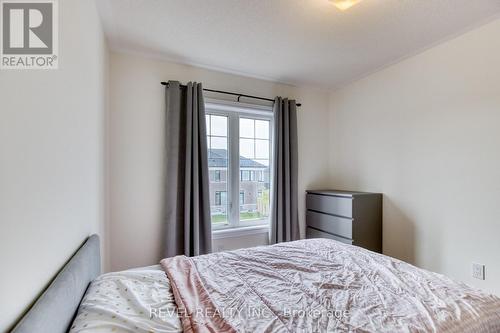 12 Hylton Drive, Barrie, ON - Indoor Photo Showing Bedroom