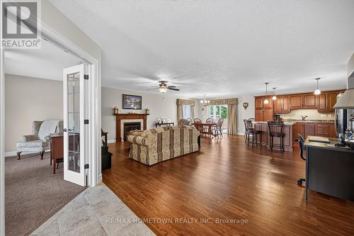 1124 Mcclure Crescent, Brockville, ON - Indoor Photo Showing Living Room
