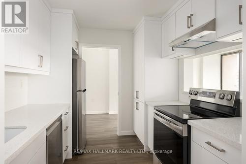 1105 - 5949 Yonge Street, Toronto, ON - Indoor Photo Showing Kitchen