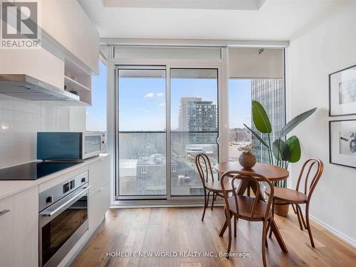 920 - 8 Hillsdale Avenue, Toronto, ON - Indoor Photo Showing Dining Room