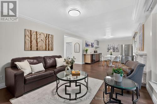 603 Cummer Avenue, Toronto, ON - Indoor Photo Showing Living Room