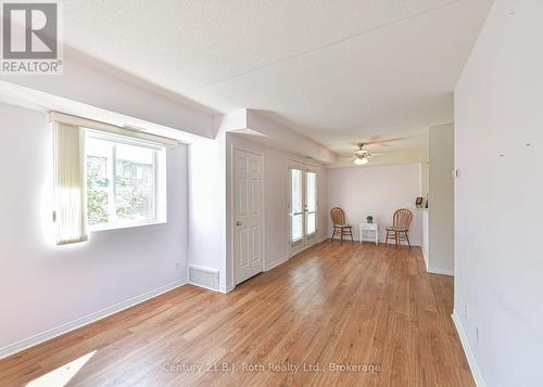 Living room - Unit 201 - 115 Bond Street, Orillia, ON - Indoor Photo Showing Other Room