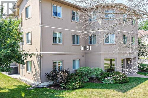 Corner Unit #201 - Unit 201 - 115 Bond Street, Orillia, ON - Outdoor