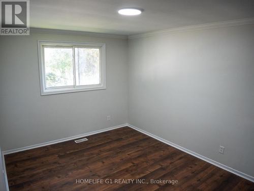 330 Grove Street E, Barrie, ON - Indoor Photo Showing Other Room