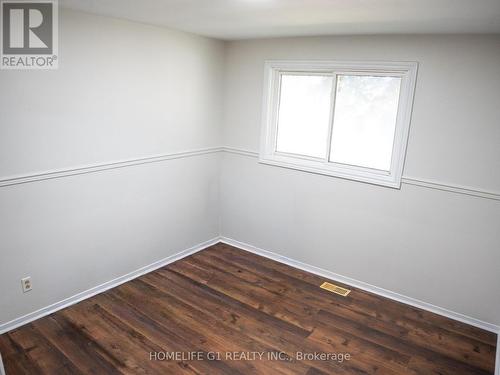 330 Grove Street E, Barrie, ON - Indoor Photo Showing Other Room