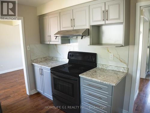 330 Grove Street E, Barrie, ON - Indoor Photo Showing Kitchen