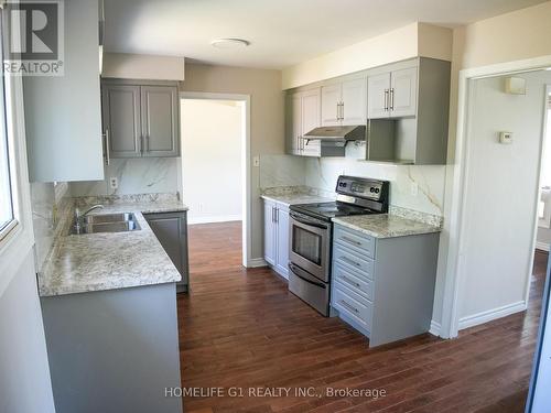 330 Grove Street E, Barrie, ON - Indoor Photo Showing Kitchen With Double Sink