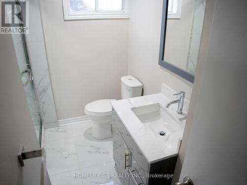 330 Grove Street E, Barrie, ON - Indoor Photo Showing Bathroom
