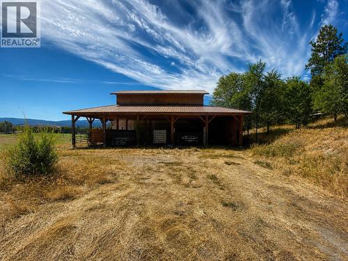 Flat plateau/workshop. - 528 Snowsell Street N, Kelowna, BC 