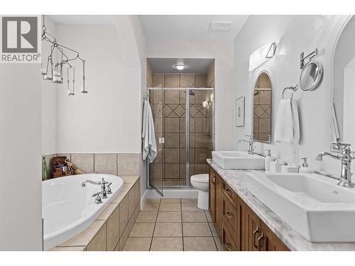 Primary Ensuite - 1635 Gregory Road, West Kelowna, BC - Indoor Photo Showing Bathroom
