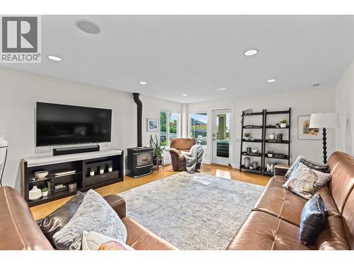 Family Room - 1635 Gregory Road, West Kelowna, BC - Indoor Photo Showing Living Room
