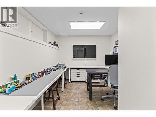 Hobby Room - 1635 Gregory Road, West Kelowna, BC - Indoor