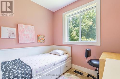 17956 Warden Avenue, East Gwillimbury, ON - Indoor Photo Showing Bedroom