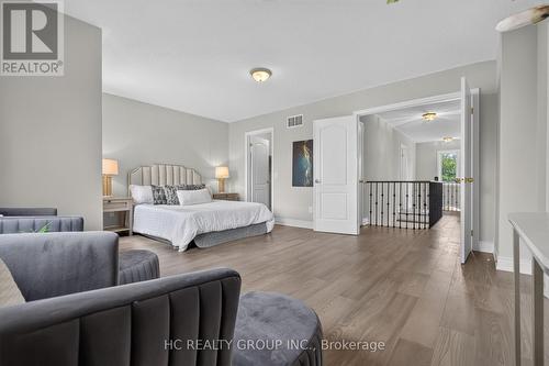 86 Beare Trail, Newmarket, ON - Indoor Photo Showing Bedroom