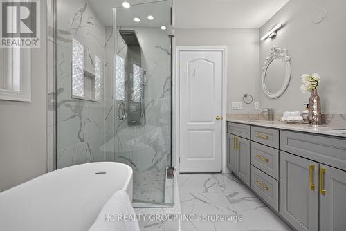 86 Beare Trail, Newmarket, ON - Indoor Photo Showing Bathroom