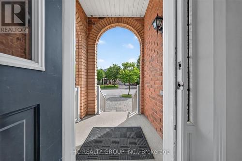 86 Beare Trail, Newmarket, ON - Outdoor With Exterior