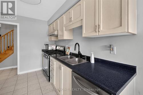 10 Lento Court, Vaughan, ON - Indoor Photo Showing Kitchen With Double Sink