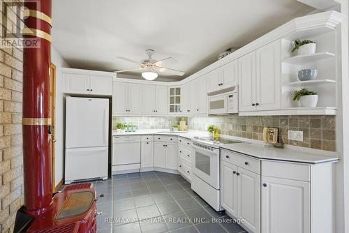710 Regional 13 Road, Uxbridge, ON - Indoor Photo Showing Kitchen