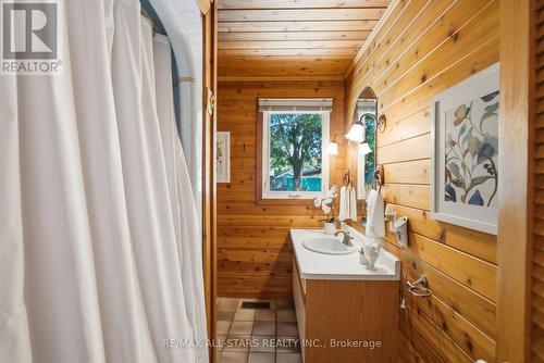 710 Regional 13 Road, Uxbridge, ON - Indoor Photo Showing Bathroom