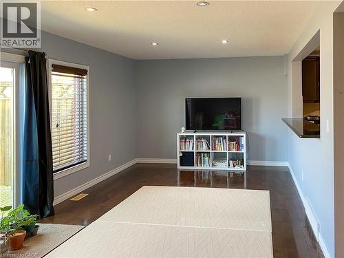 180 Huck Crescent, Kitchener, ON - Indoor