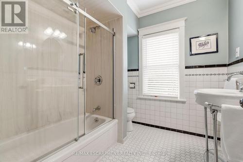 2116 Caroline Street, Burlington, ON - Indoor Photo Showing Bathroom