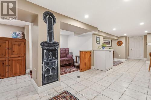 2116 Caroline Street, Burlington, ON - Indoor