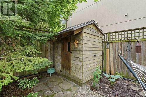 2116 Caroline Street, Burlington, ON - Outdoor