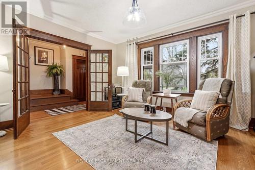 2116 Caroline Street, Burlington, ON - Indoor Photo Showing Living Room