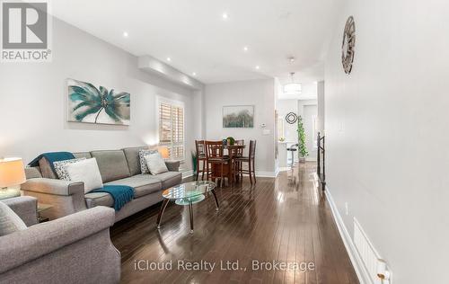 39 Flurry Circle, Brampton, ON - Indoor Photo Showing Living Room