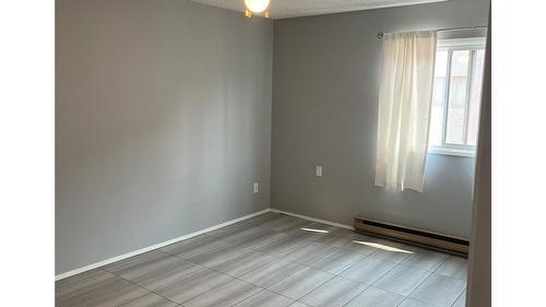 202-555 Rowcliffe Avenue, Kelowna, BC - Indoor Photo Showing Other Room