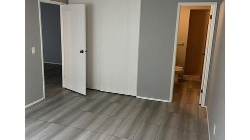 202-555 Rowcliffe Avenue, Kelowna, BC - Indoor Photo Showing Other Room