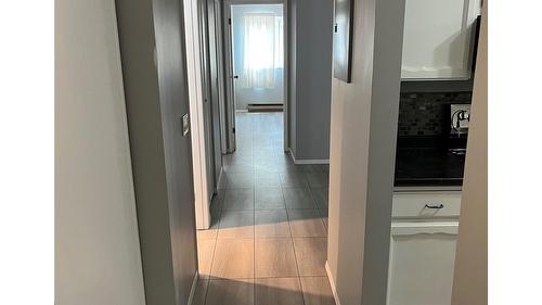 202-555 Rowcliffe Avenue, Kelowna, BC - Indoor Photo Showing Other Room