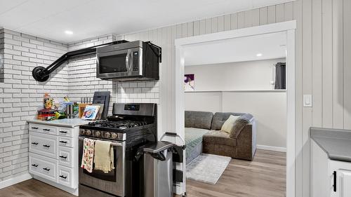 4202 16 Avenue, Vernon, BC - Indoor Photo Showing Other Room