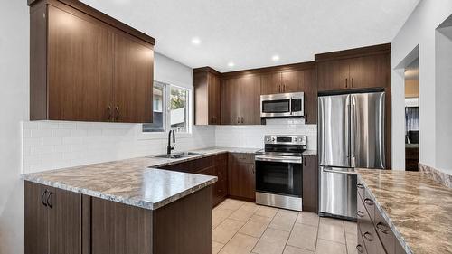 4202 16 Avenue, Vernon, BC - Indoor Photo Showing Kitchen With Double Sink With Upgraded Kitchen