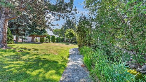 467-1260 Raymer Road, Kelowna, BC - Outdoor