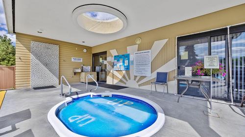 467-1260 Raymer Road, Kelowna, BC -  With Above Ground Pool With Exterior