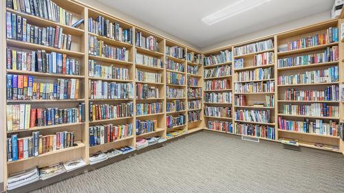 467-1260 Raymer Road, Kelowna, BC - Indoor Photo Showing Office