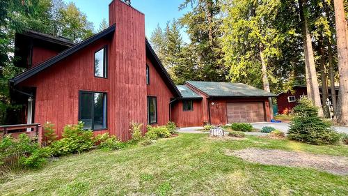 225 6Th Street, Nakusp, BC - Outdoor