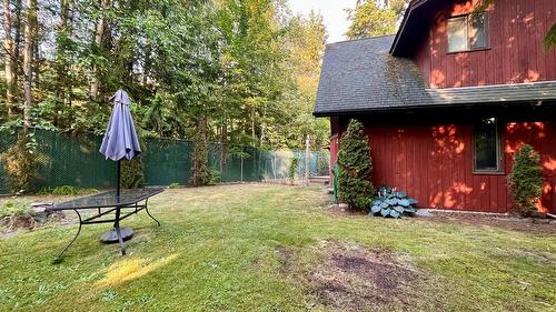 225 6Th Street, Nakusp, BC - Outdoor