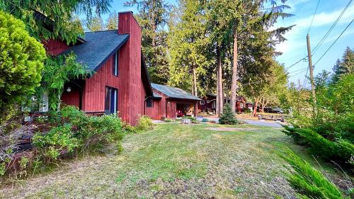 225 6Th Street, Nakusp, BC - Outdoor
