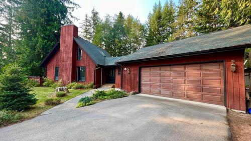 225 6Th Street, Nakusp, BC - Outdoor