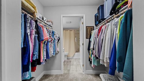 109-360 Battle Street, Kamloops, BC - Indoor With Storage