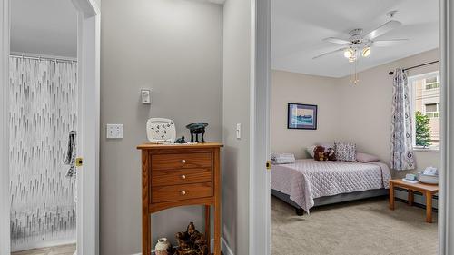 109-360 Battle Street, Kamloops, BC - Indoor Photo Showing Bedroom