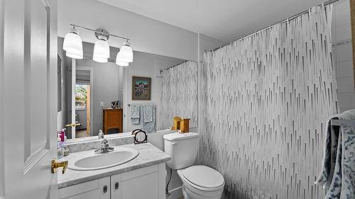 109-360 Battle Street, Kamloops, BC - Indoor Photo Showing Bathroom