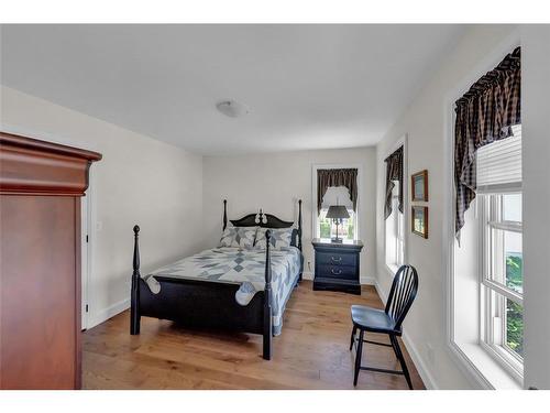3894 St Clair Parkway, Port Lambton, ON - Indoor Photo Showing Bedroom