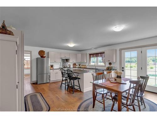 3894 St Clair Parkway, Port Lambton, ON - Indoor Photo Showing Dining Room