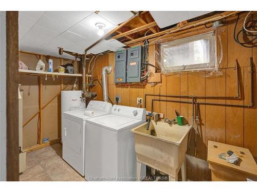 141 Lancefield Place, Chatham, ON - Indoor Photo Showing Laundry Room