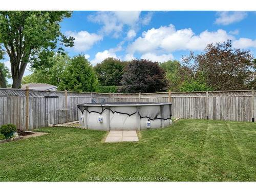 141 Lancefield Place, Chatham, ON - Outdoor With Above Ground Pool With Backyard