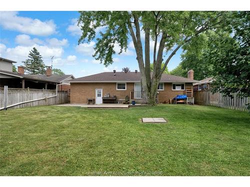 141 Lancefield Place, Chatham, ON - Outdoor With Backyard With Exterior