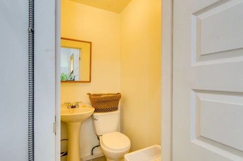 Powder room - 35Z Rue Principale S., Sutton, QC - Indoor Photo Showing Bathroom